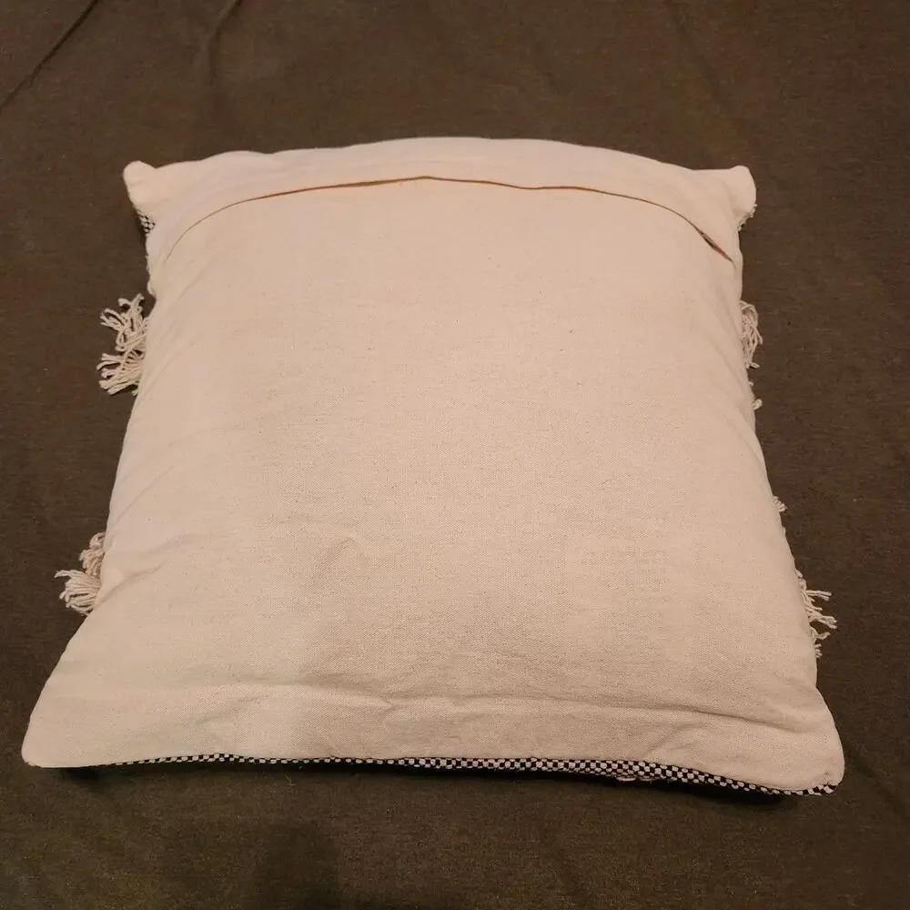 KIRKLANDS Throw Pillow 20 x 20 x 5 Boho Black Natural Chunky Knit Knotted Fringe